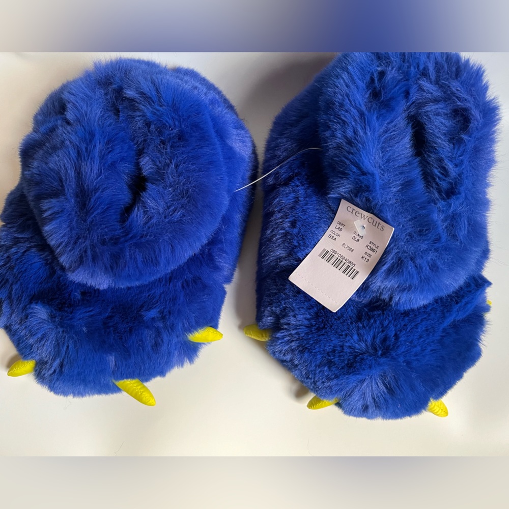 NWT size K13  soft brilliant sapphire/ chartreuse accent nail faux fur slippers